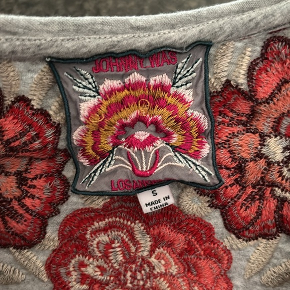 Johnny Was Swing Top with Raw Edge Detail - Picture 6 of 7